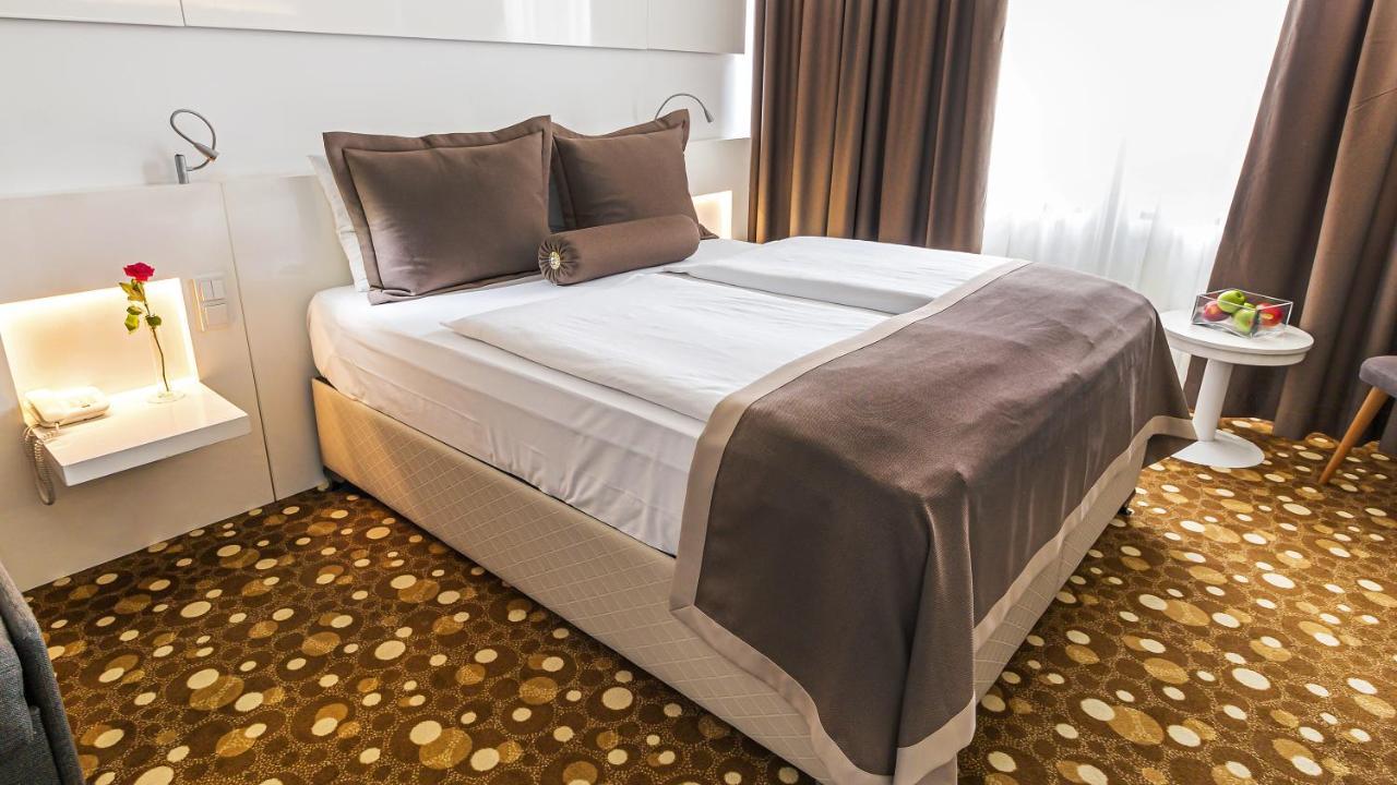 Bayer's Hotel