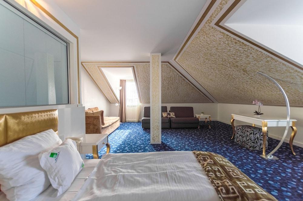 Bayer's Hotel 3*
