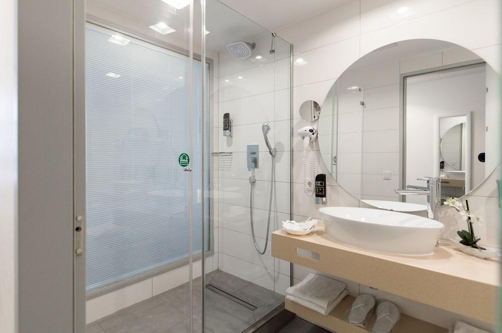 Bayer's 3* Munich